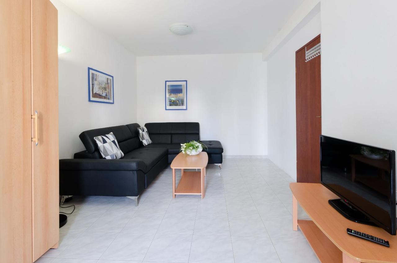 Apartments Gloria Vrsar Exterior photo