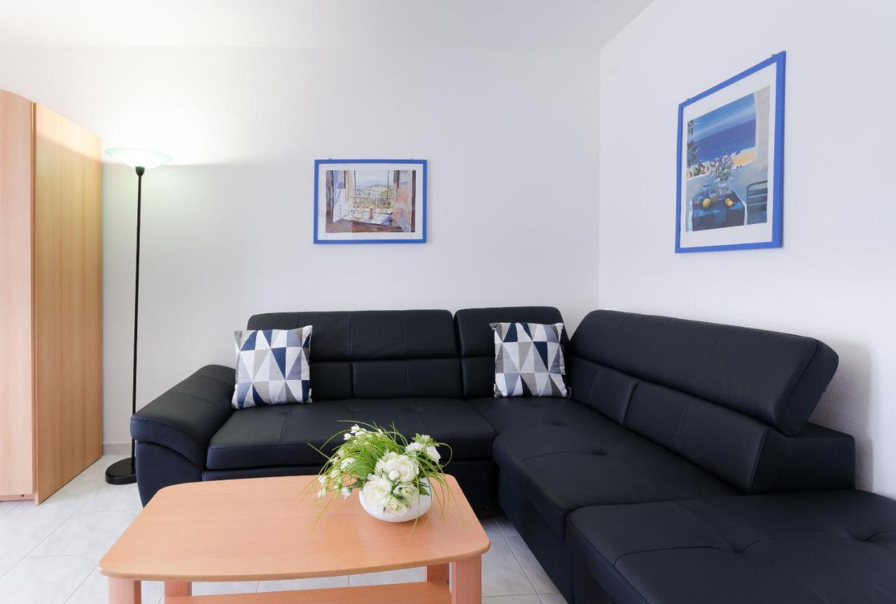Apartments Gloria Vrsar Exterior photo