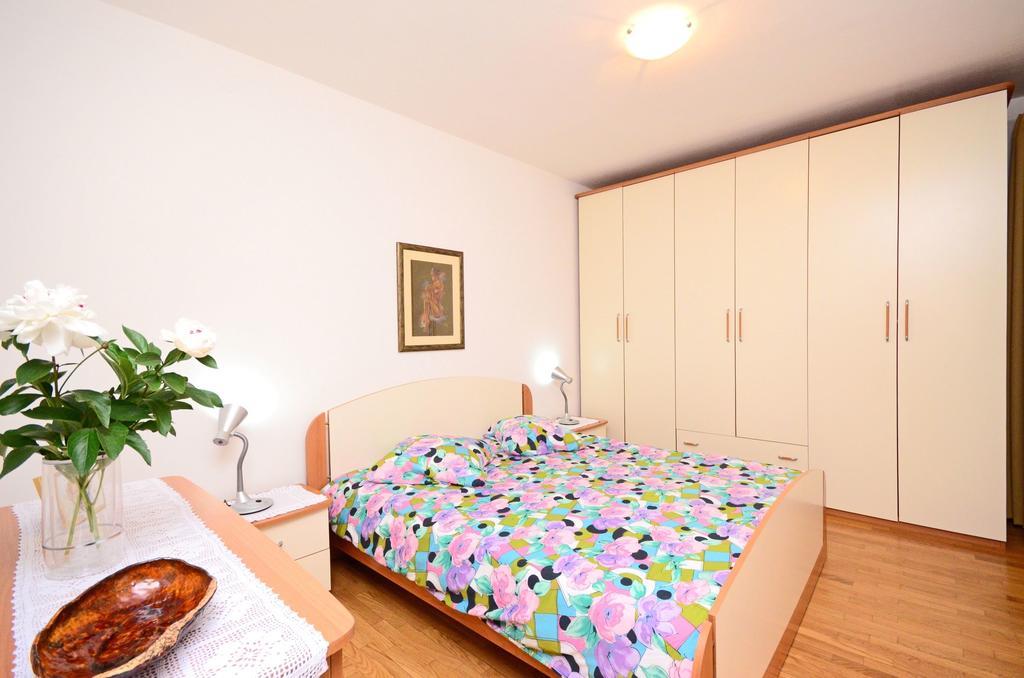 Apartments Gloria Vrsar Exterior photo